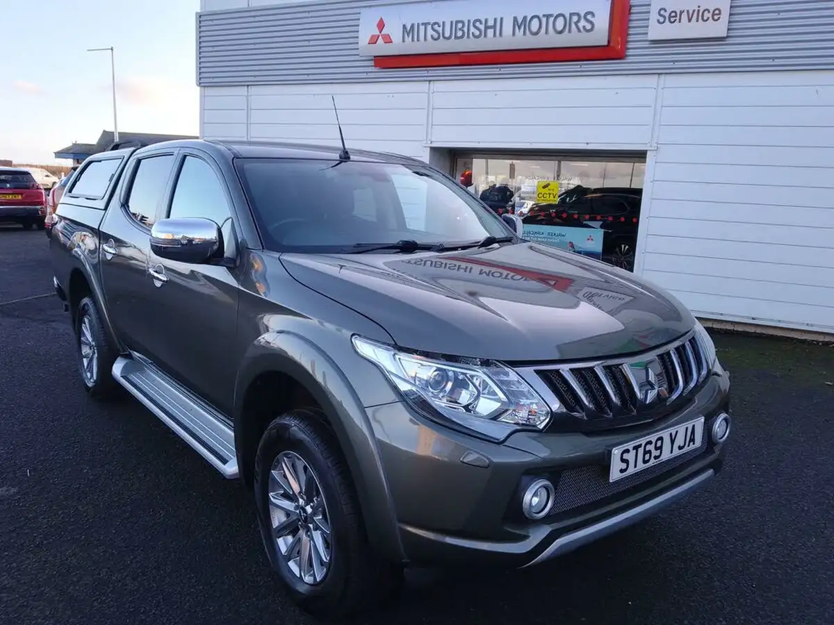 2019-mitsubishi-l200-24di-d-barbarian-eu6-big-0
