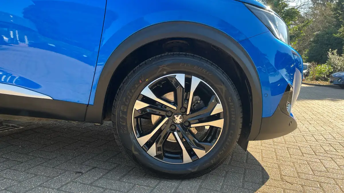 2021-peugeot-2008-suv-12-puretech-gt-big-16