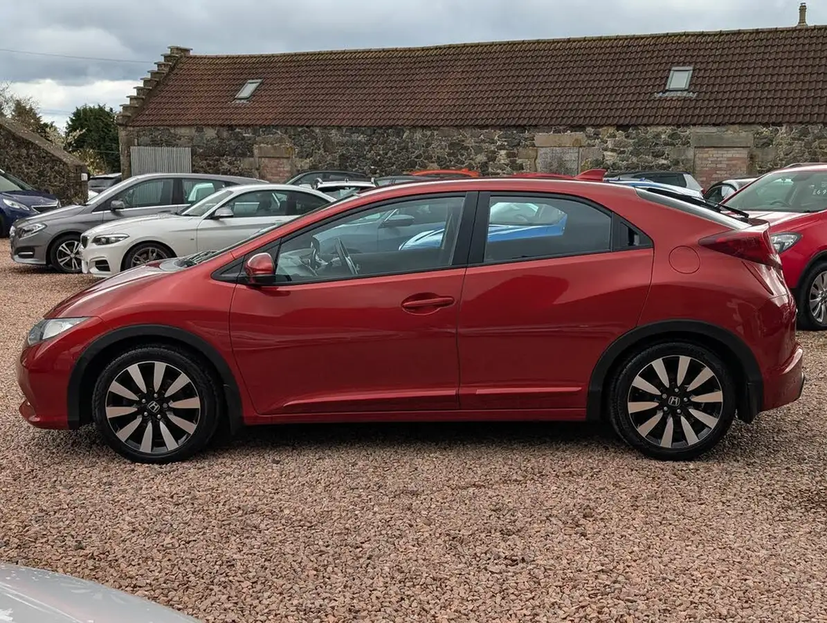 2014-honda-civic-18-se-plus-hatchback-big-13
