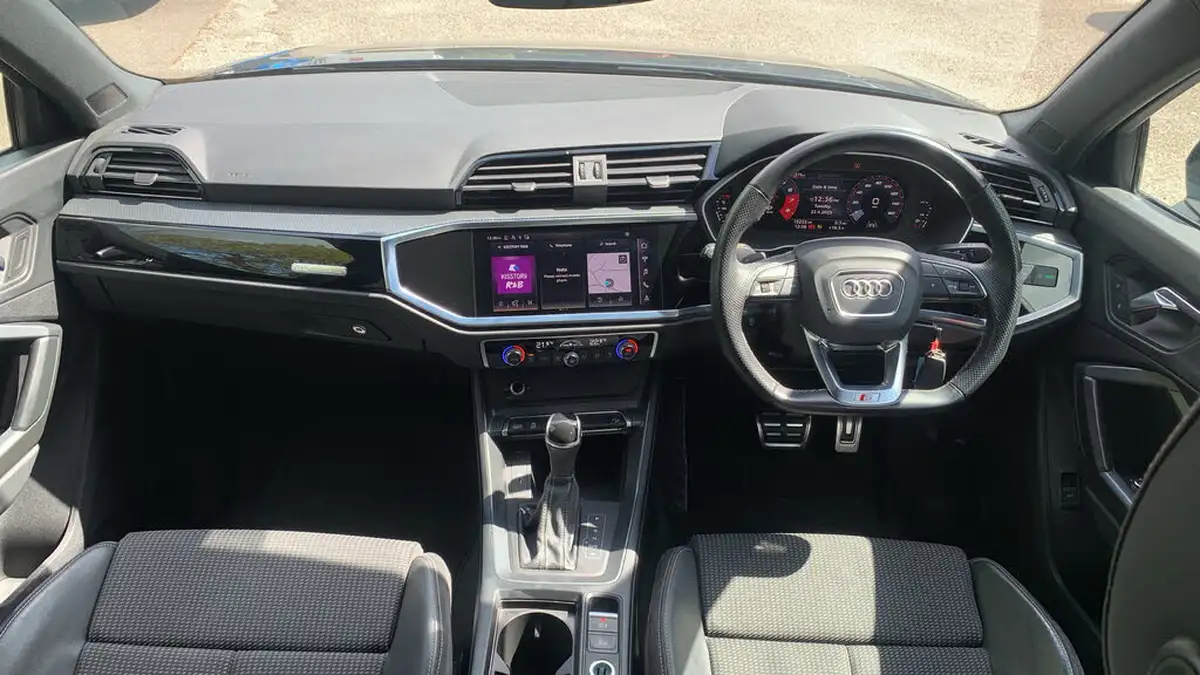 2021-audi-q3-15-35-tfsi-black-edition-codcomfort-sound-pack-station-wagon-big-3