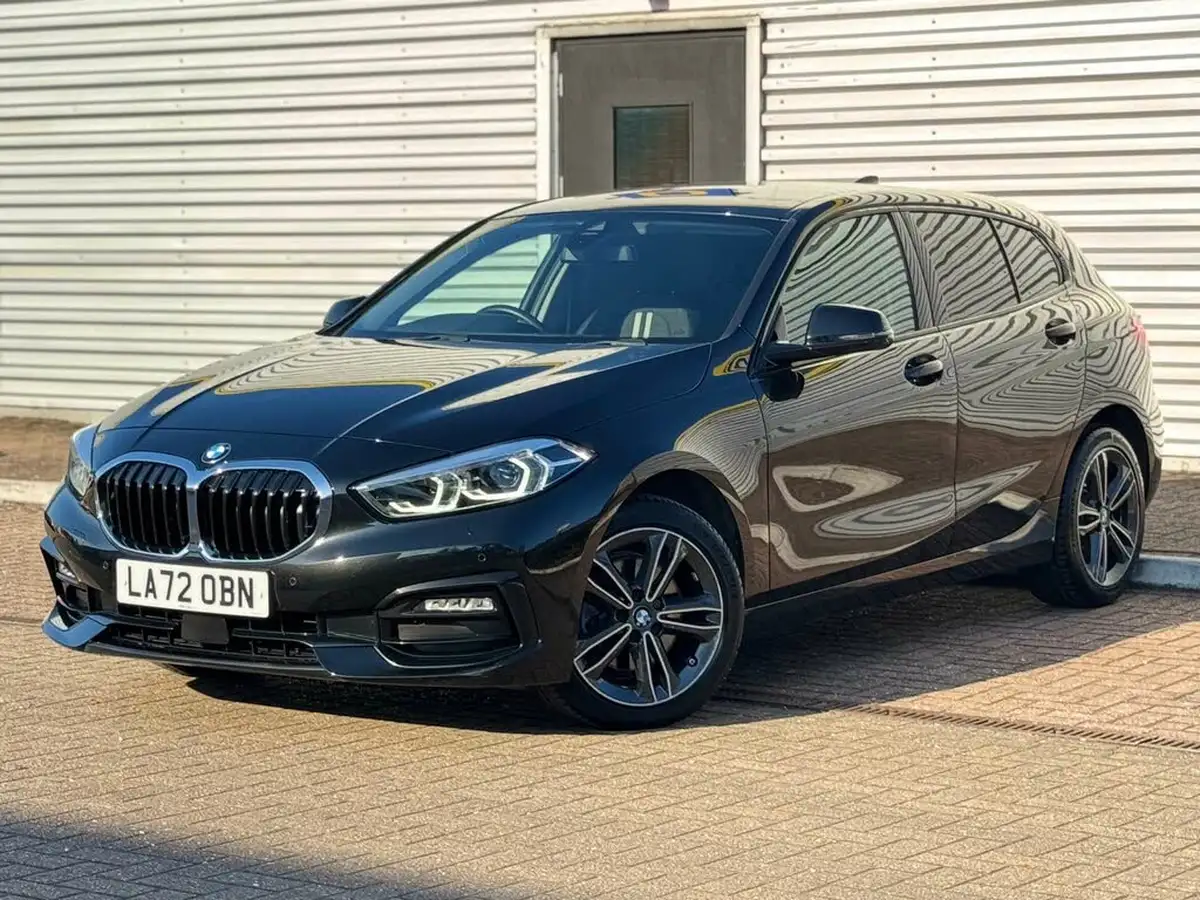 2023-bmw-1-series-15-118i-sport-dct-big-0