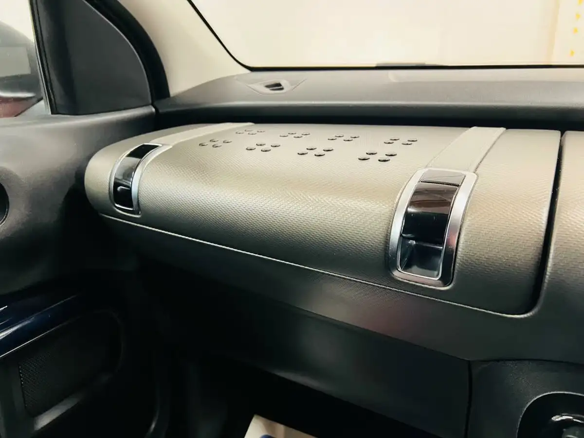 2015-citroen-c4-cactus-12-flair-110ps-ss-big-16