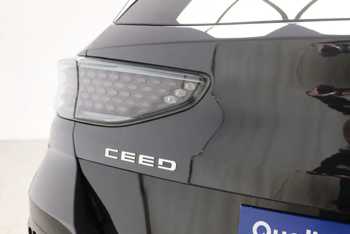 2024-kia-ceed-15-t-gdi-gt-line-s-138bhp-big-35