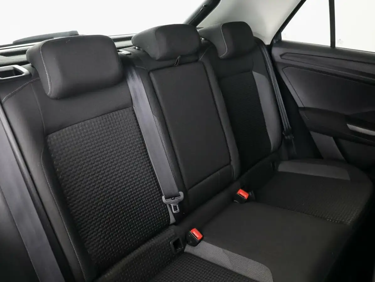 2021-volkswagen-t-roc-10-tsi-active-hatchback-5d-big-27