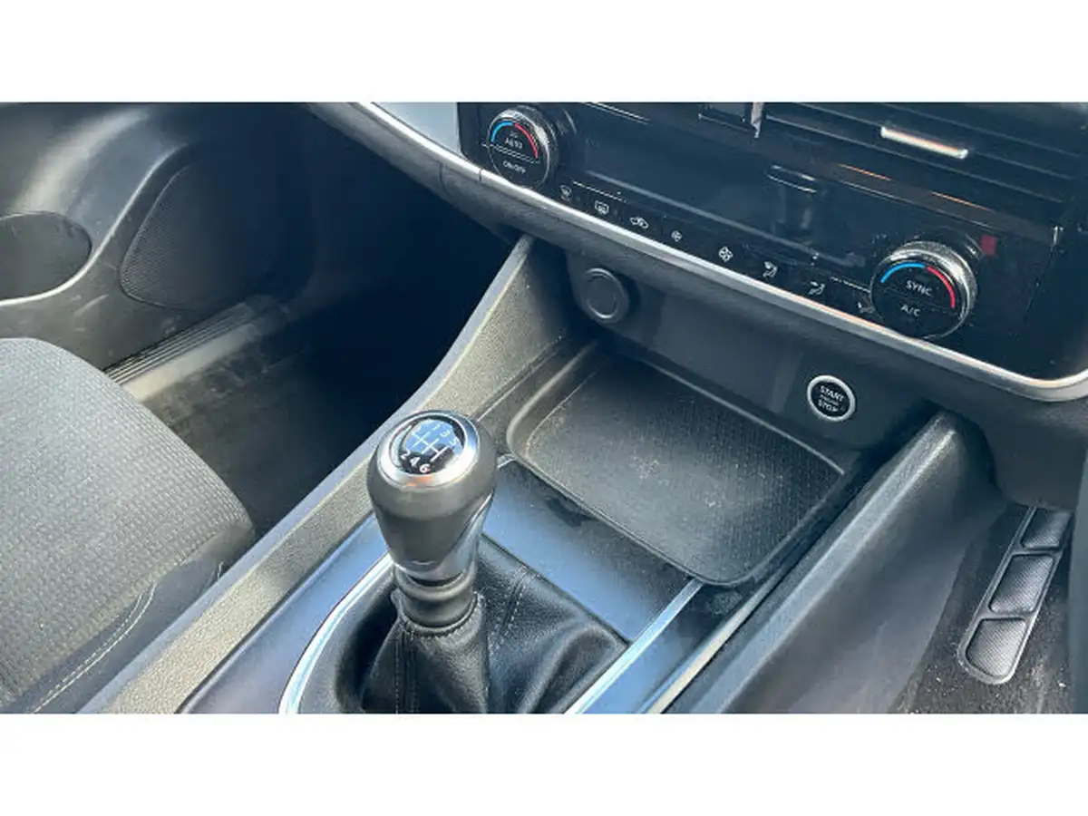 2022-nissan-qashqai-13-dig-t-acenta-premium-140ps-big-12