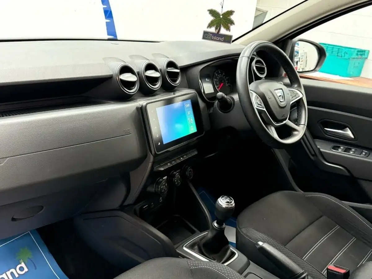 2021-dacia-duster-10-tce-comfort-90hpeu6d-4x2-window-van-big-3