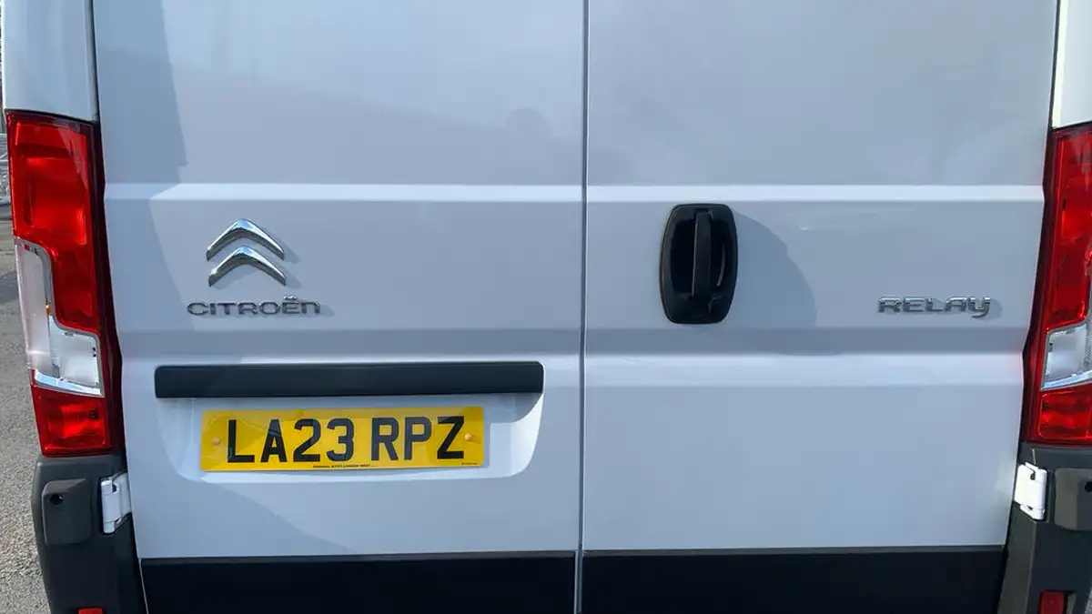 2023-citroen-relay-22bluehdi-35-l3h2-enterprise-edition-panel-big-25