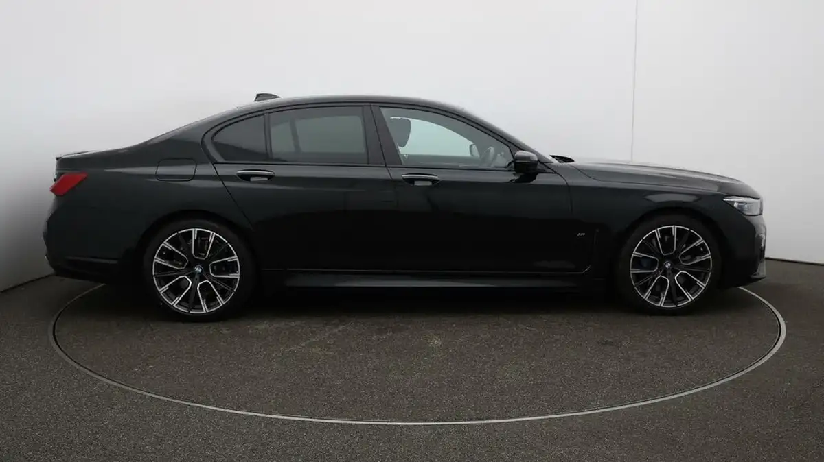 2019-bmw-7-series-30-745e-m-sport-big-48