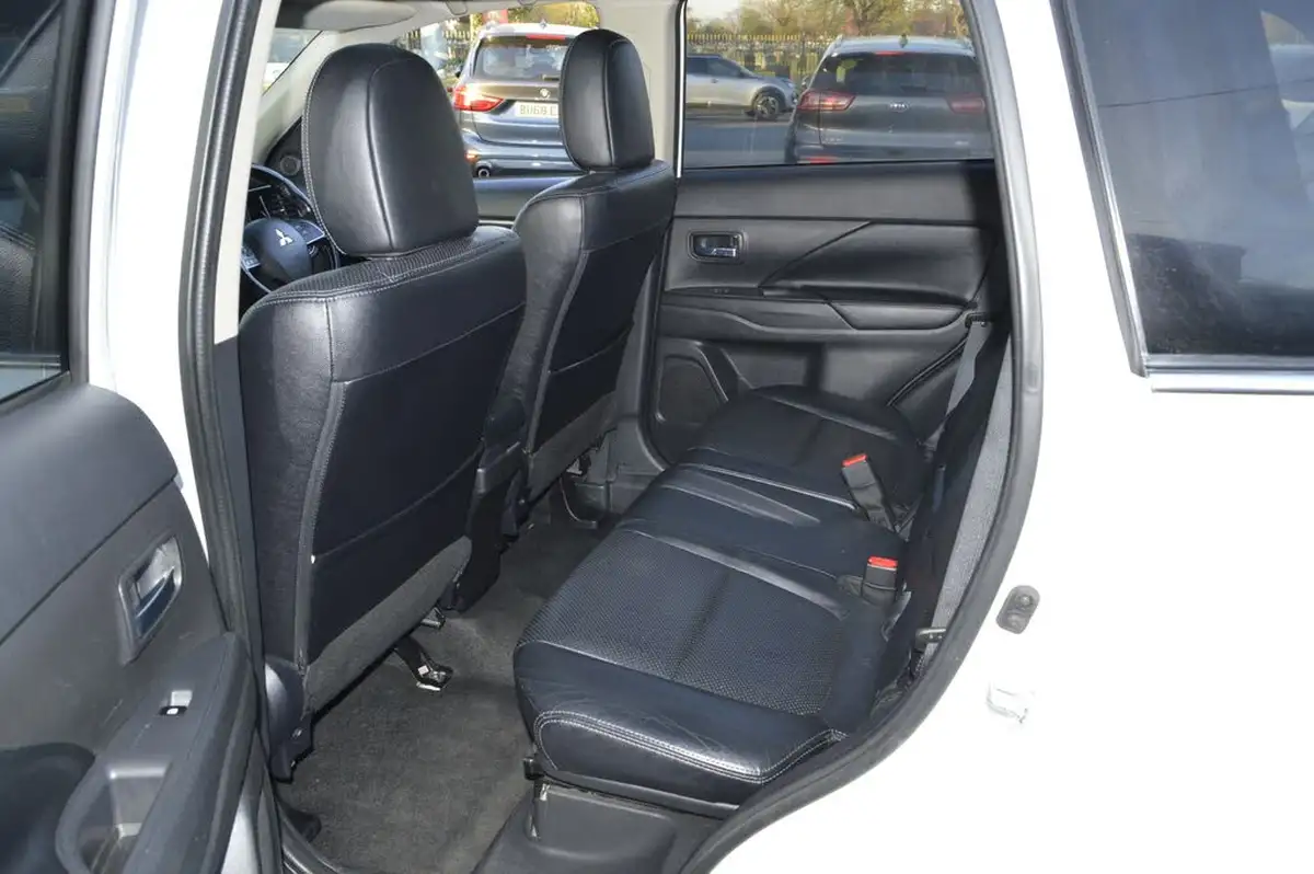 2017-mitsubishi-outlander-22di-d-4-auto-big-11