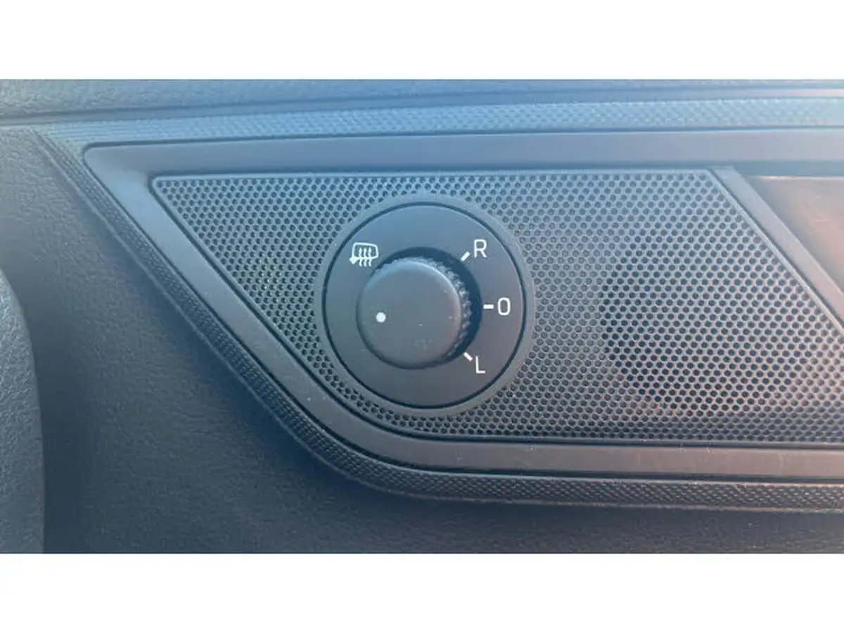 2019-skoda-fabia-10-tsi-colour-edition-big-33