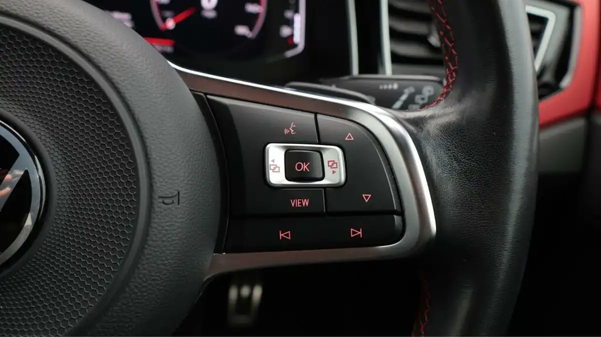 2021-volkswagen-polo-20-tsi-gti-207ps-big-24