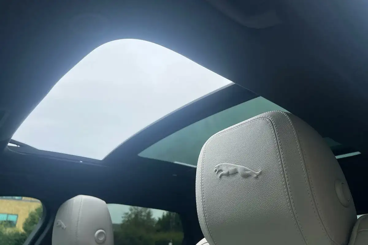 2024-jaguar-f-pace-20-d200-r-dynamic-se-black-90th-anniversary-edition-big-3