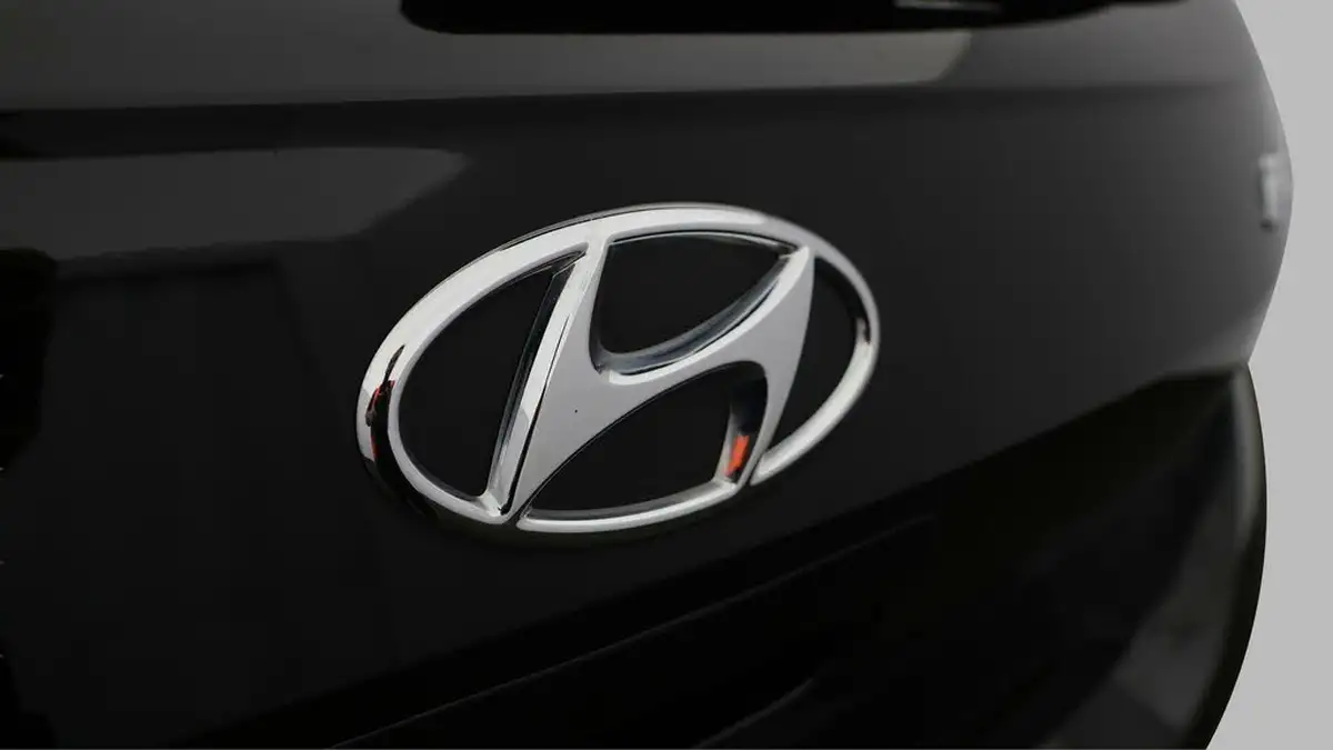 2023-hyundai-i10-10-premium-big-19