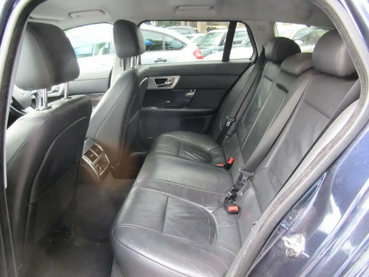 2015-jaguar-xf-22td-luxury-200ps-sportbrake-5d-big-12