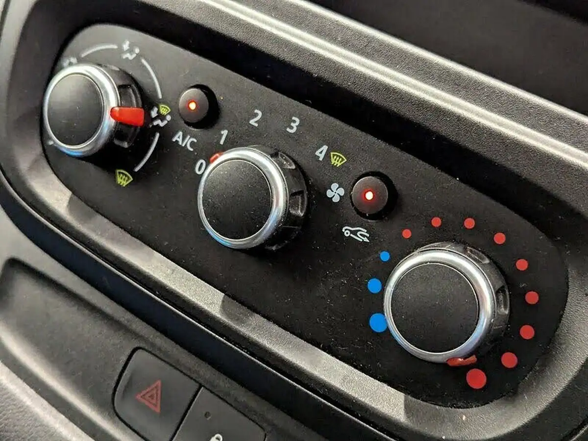 2021-renault-trafic-20dci-ll30-energy-120-business-panel-big-2