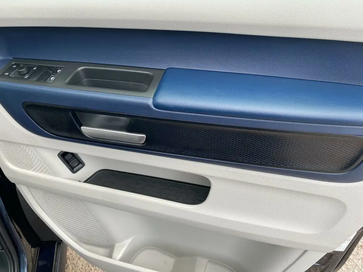2024-volkswagen-idbuzz-e-style-standard-big-16