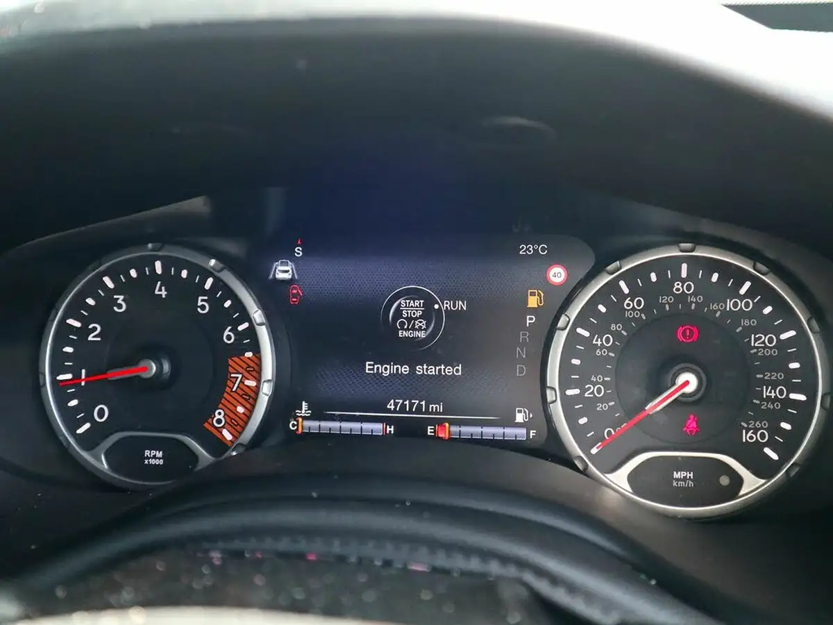 2020-jeep-renegade-13-gse-limited-big-6