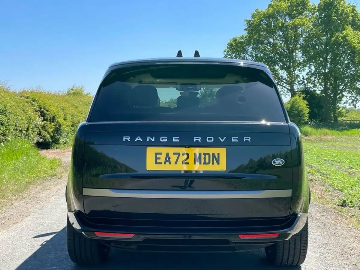 2022-land-rover-range-rover-30-d300-se-big-10