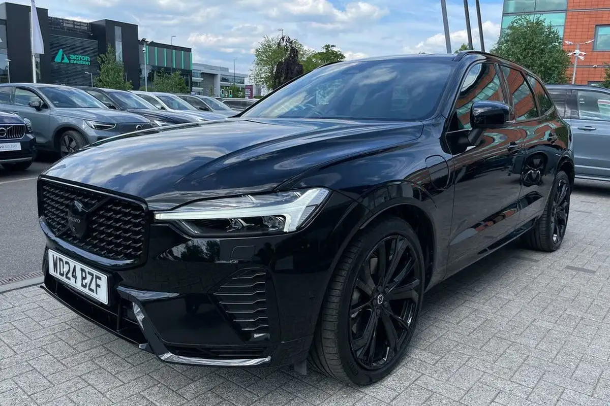 2024-volvo-xc60-20-t8-ultra-black-edition-big-10