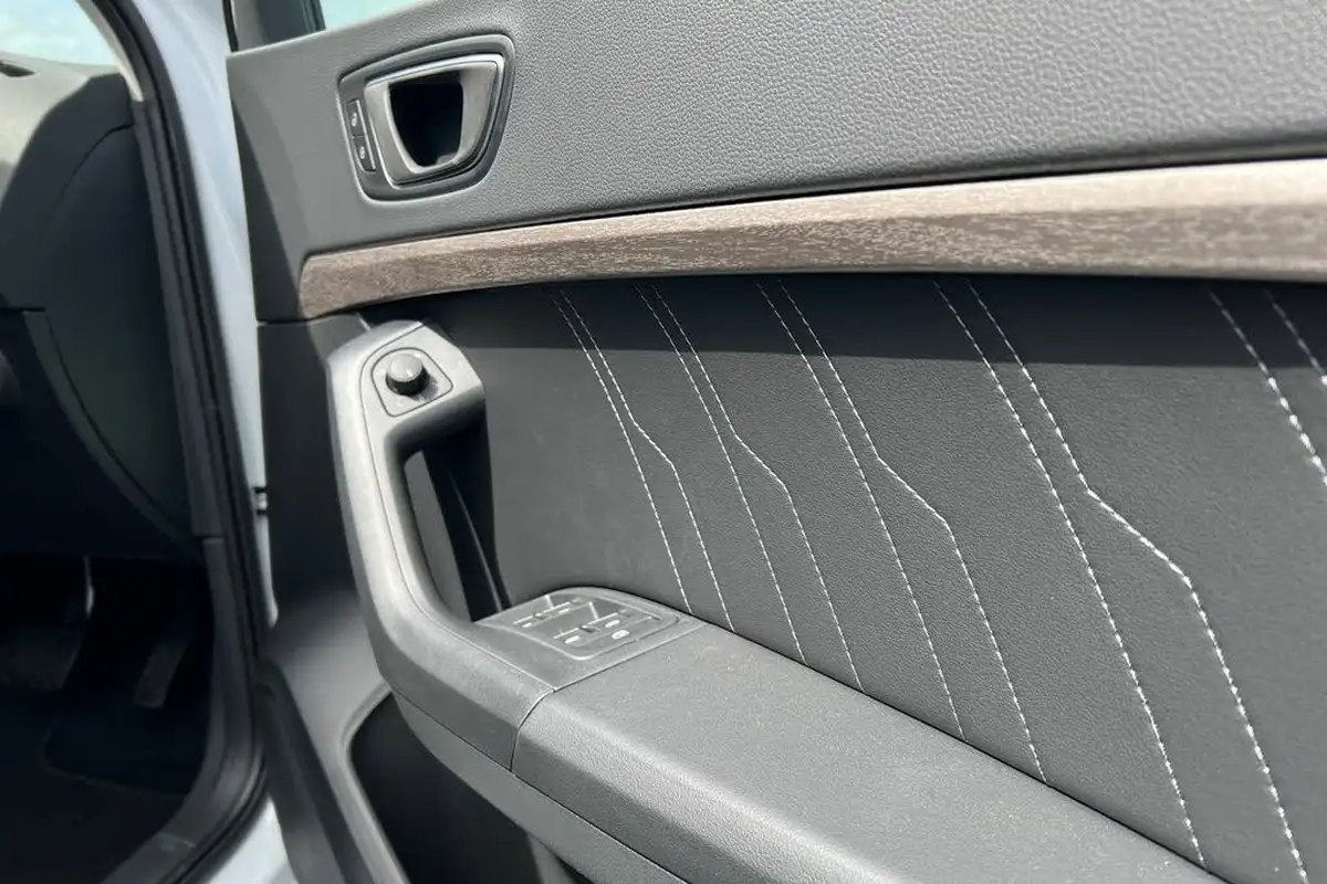 2025-seat-ateca-15-ecotsi-xperience-dsg-big-27