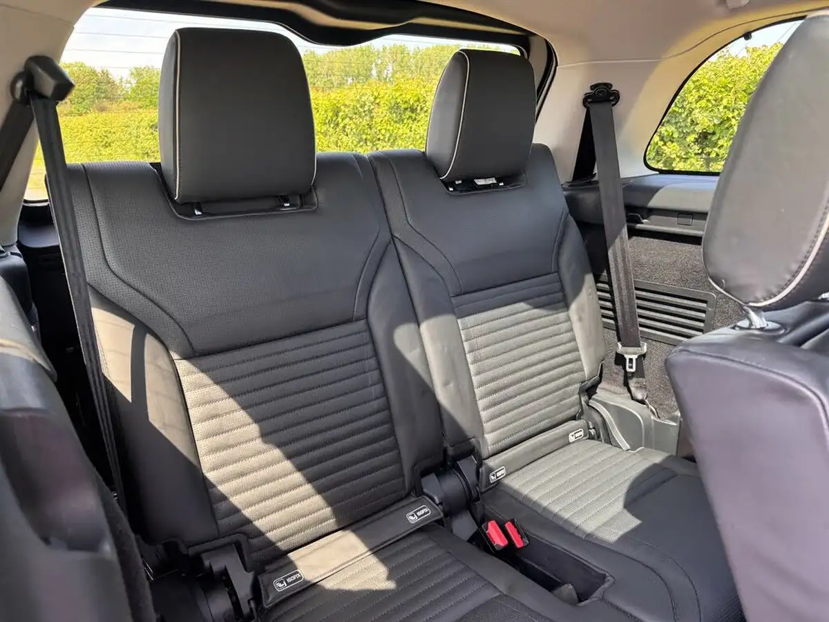 2017-land-rover-discovery-30td6-hse-luxury-big-15