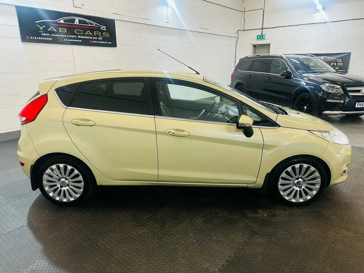 2009-ford-fiesta-16-titanium-5d-big-15