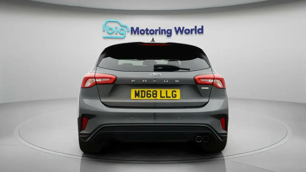 2019-ford-focus-10t-st-line-x-ss-hatchback-big-5