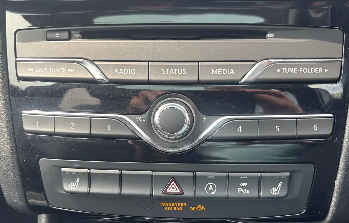 2016-infiniti-q30-15d-business-executive-dct-big-19