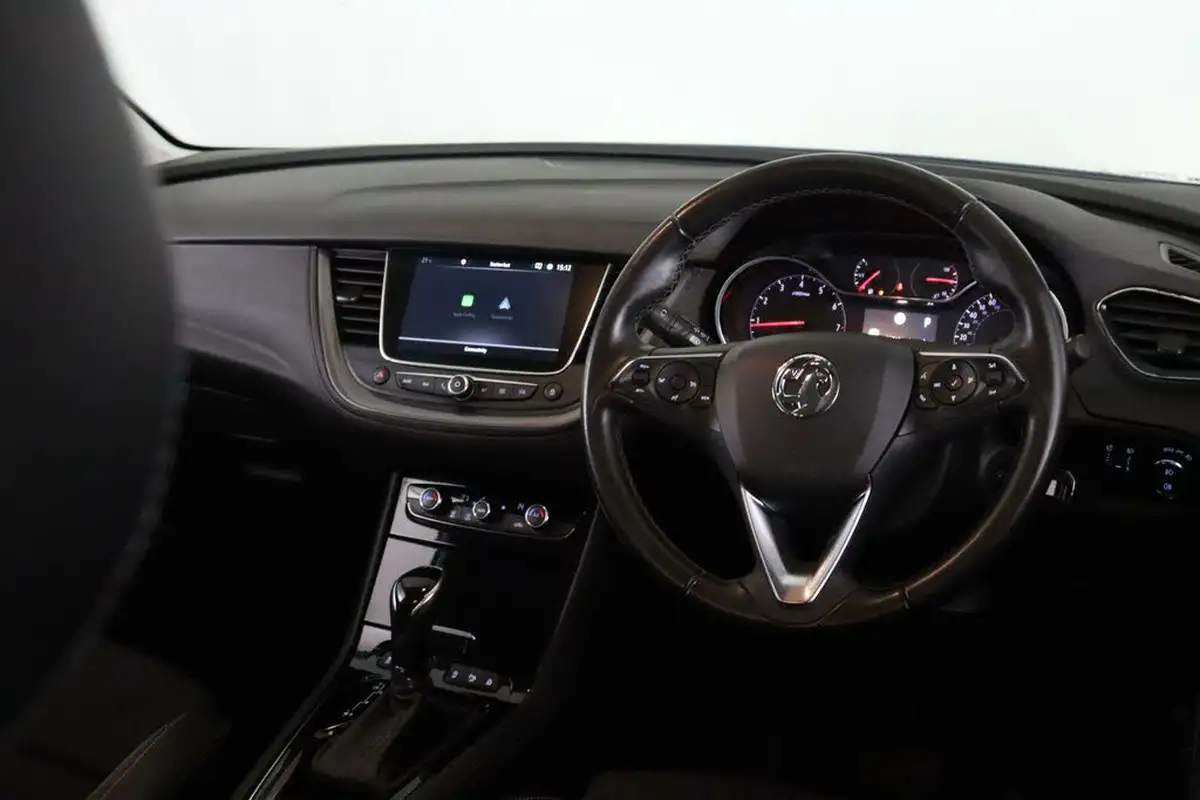 2020-vauxhall-grandland-x-12-sri-nav-auto-big-11
