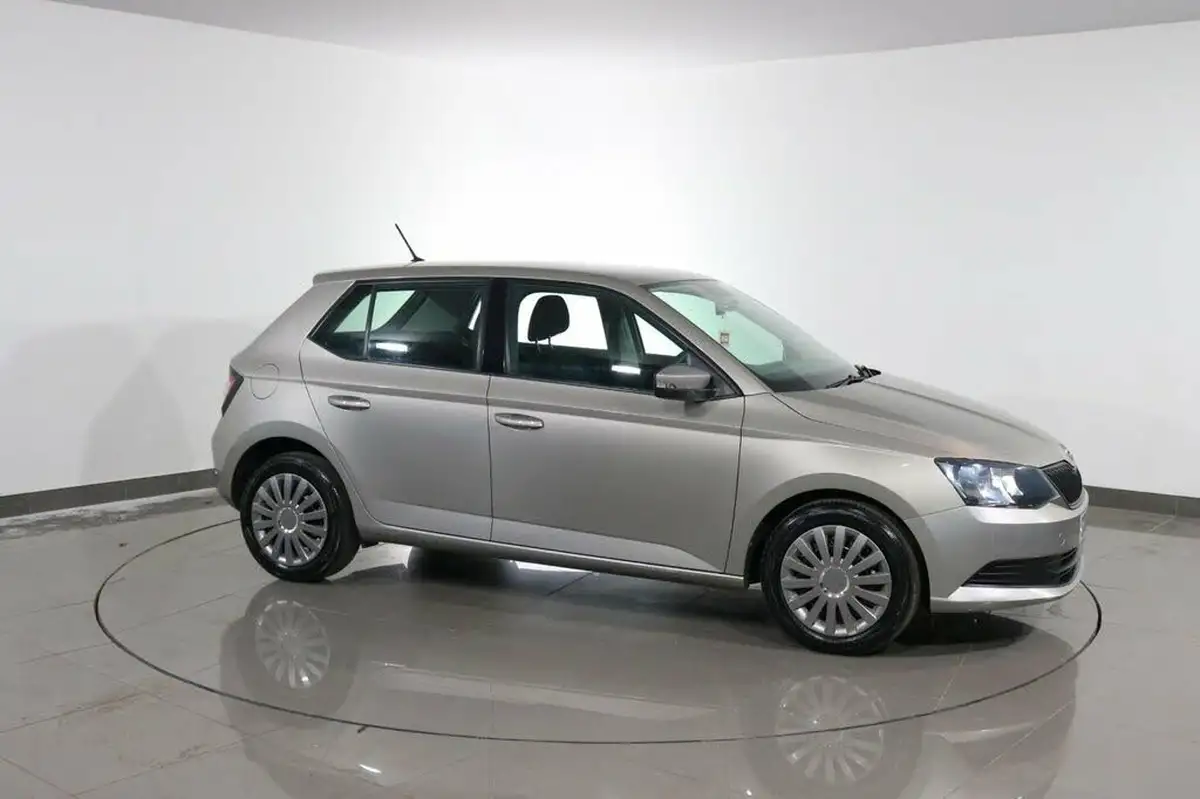 2017-skoda-fabia-10-mpi-s-hatchback-big-69