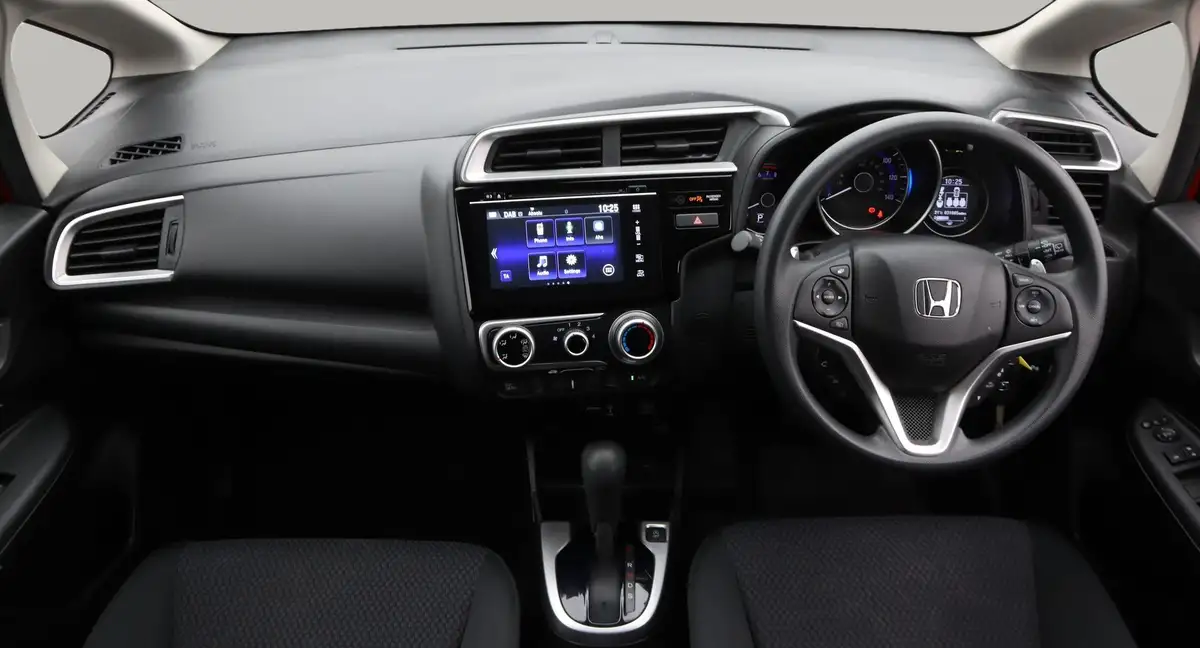 2019-honda-jazz-13-i-vtec-se-cvt-big-12