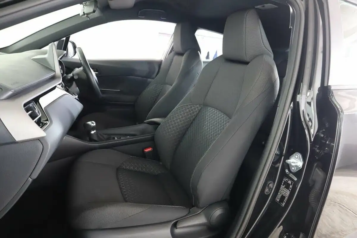 2021-toyota-c-hr-18-vvt-i-icon-big-41