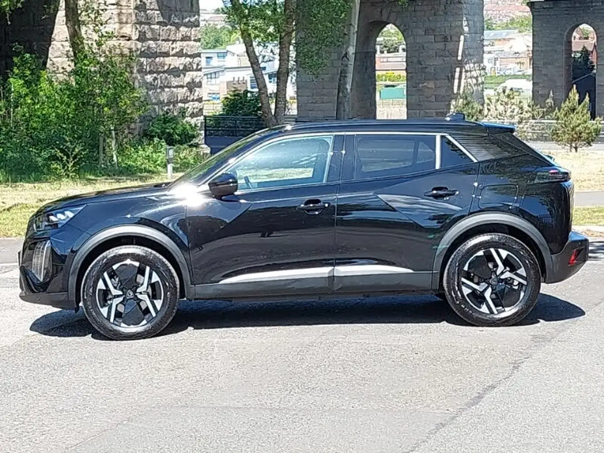2024-peugeot-2008-suv-e-gt-136ps-50kwh-big-3
