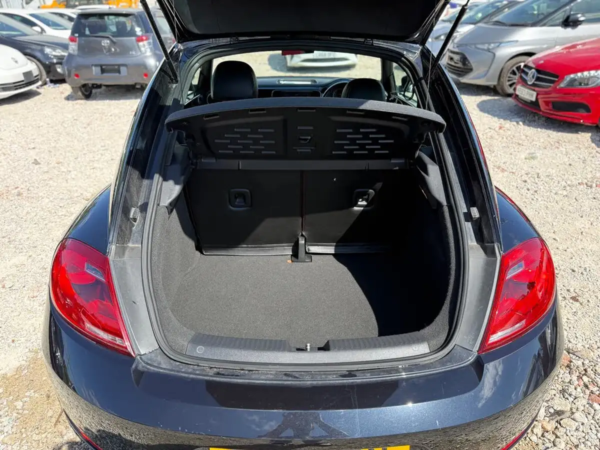 2013-volkswagen-beetle-big-14