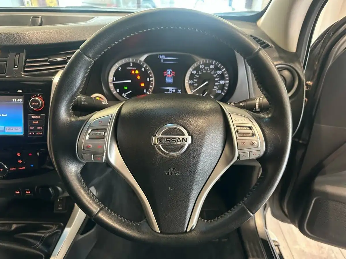 2016-nissan-np300-navara-23dci-tekna-big-18