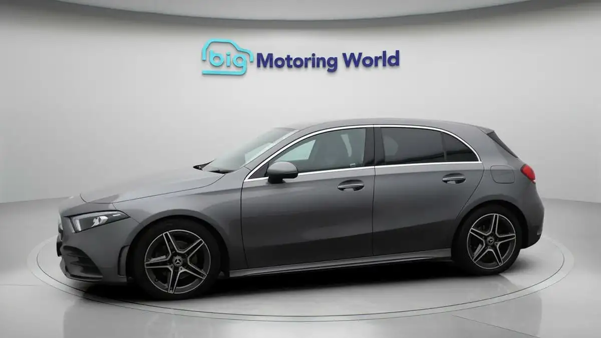 2020-mercedes-benz-a-class-20d-a200d-amg-line-hatchback-5d-big-4