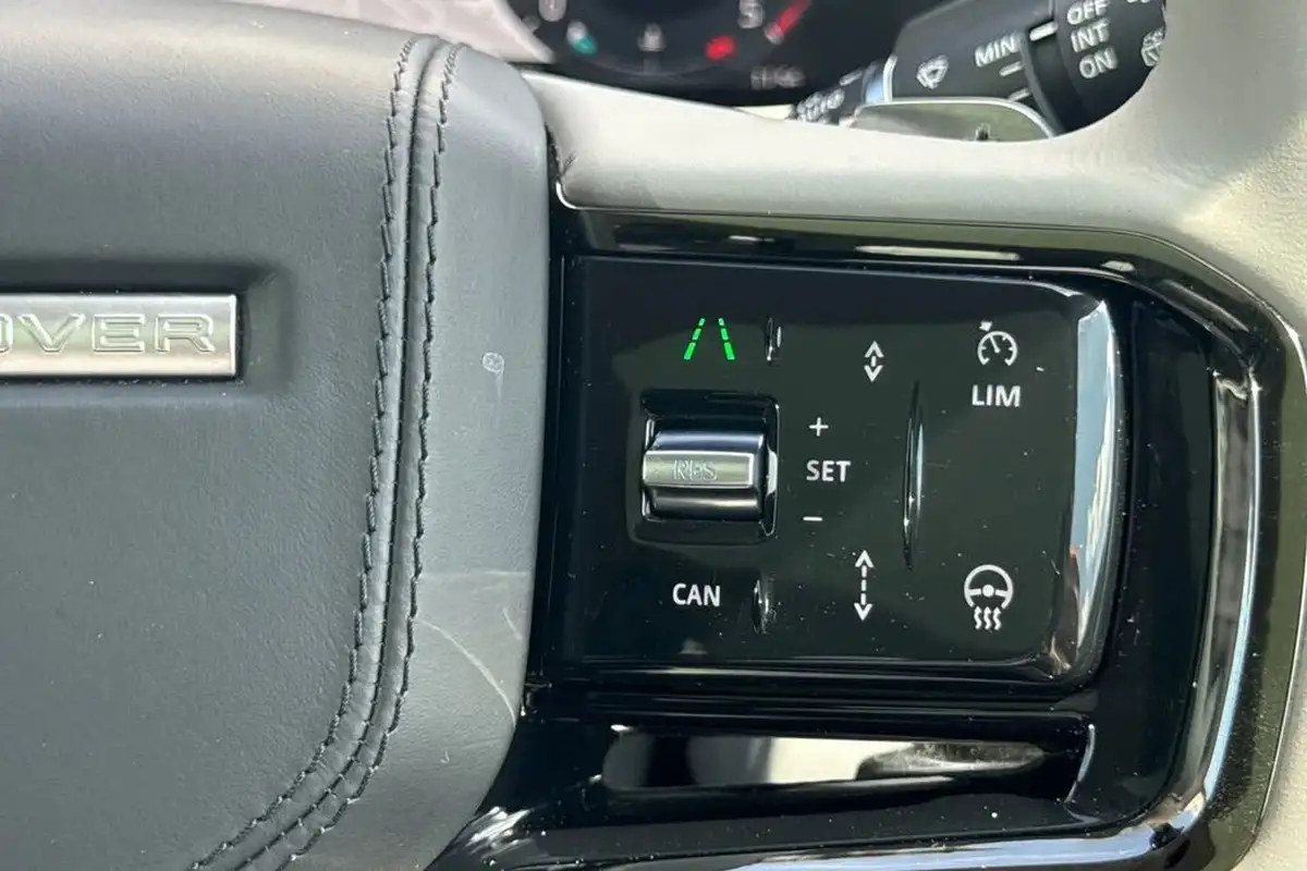 2024-land-rover-range-rover-evoque-20-d200-dynamic-hse-big-33