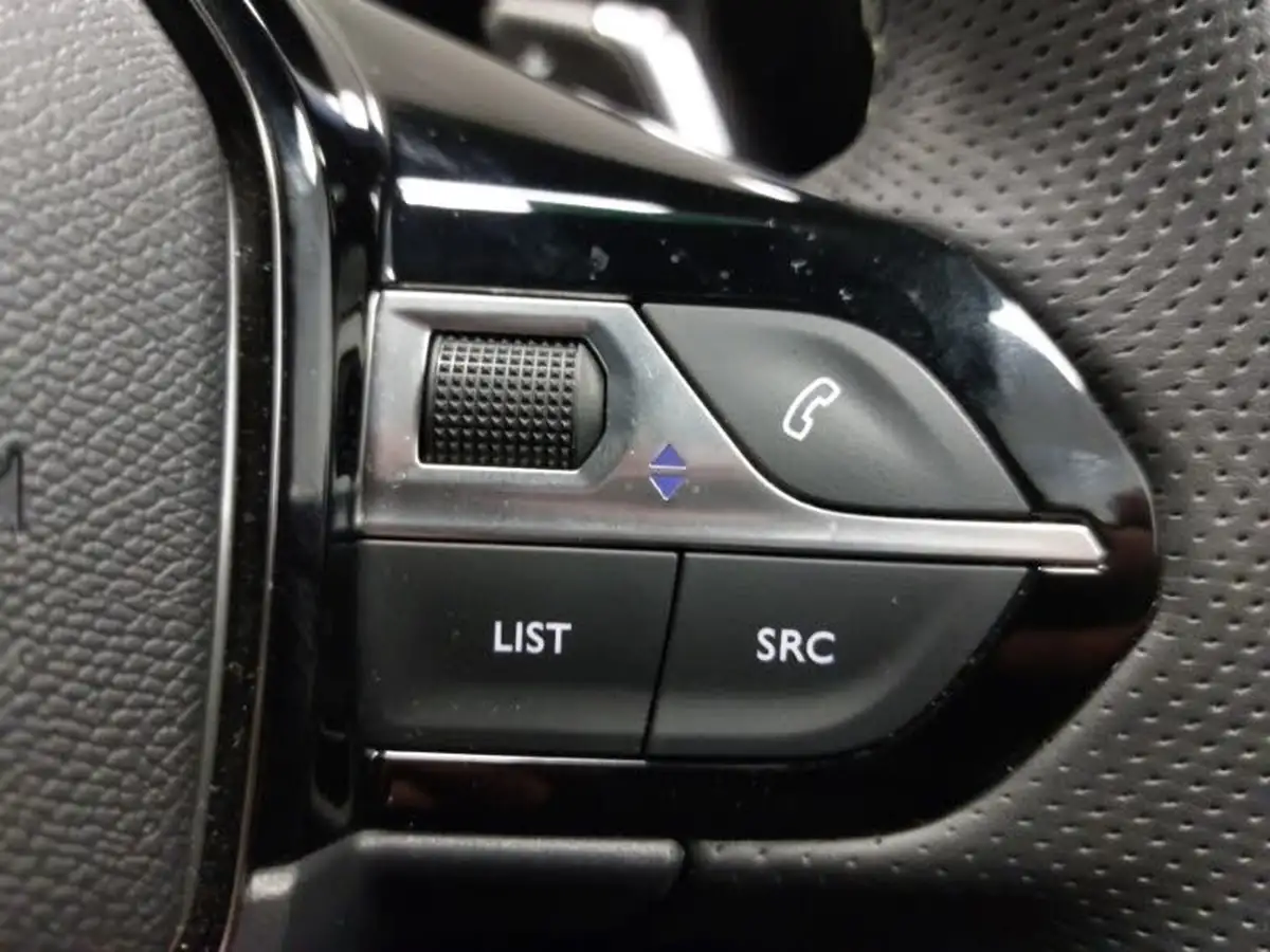 2024-peugeot-2008-suv-12-puretech-gt-130ps-eat8-big-12