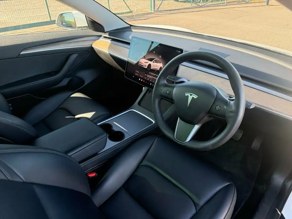 2022-tesla-model-3-e-long-range-big-17