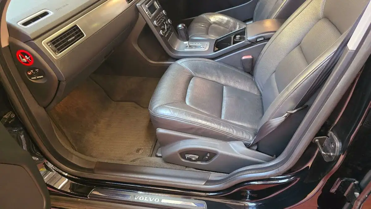 2010-volvo-v70-big-11