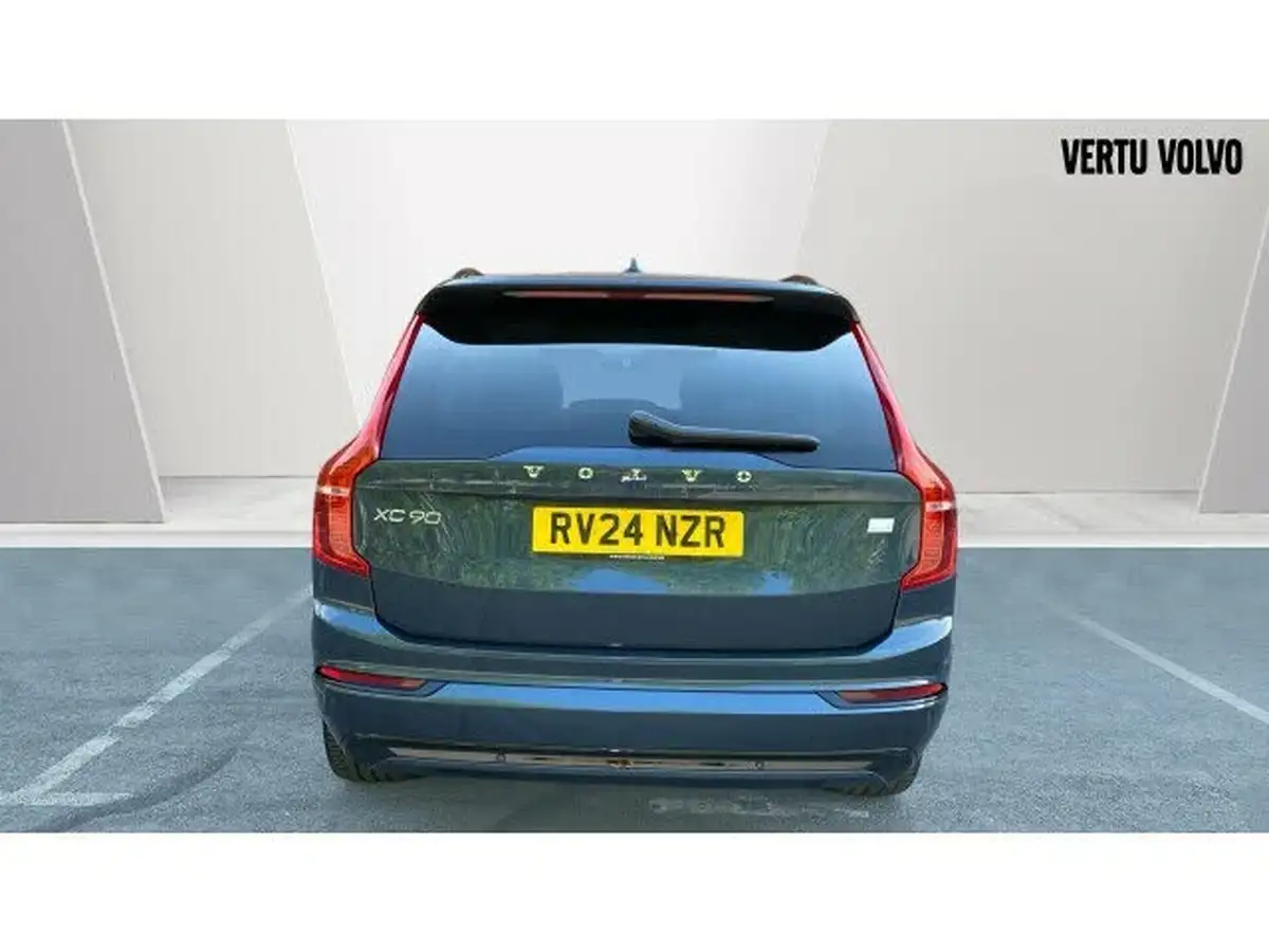 2024-volvo-xc90-20-t8-plus-big-12