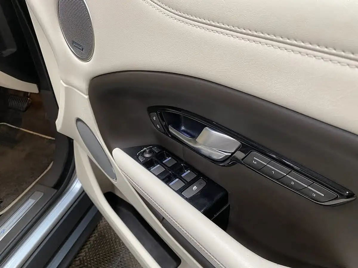2018-land-rover-range-rover-evoque-20-si4-autobiography-hatchback-5d-big-44