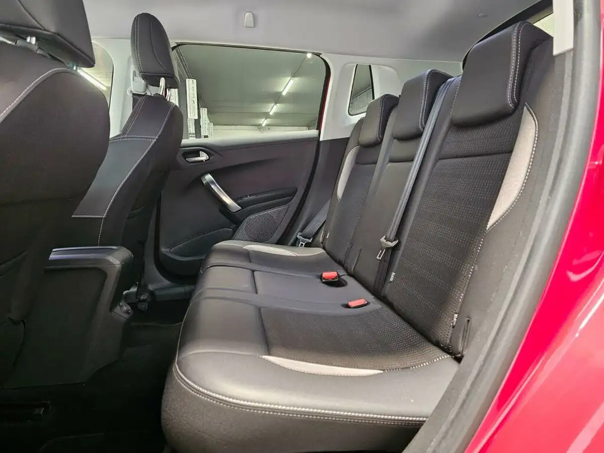 2018-peugeot-2008-suv-12-puretech-allure-130bhp-ss-big-28