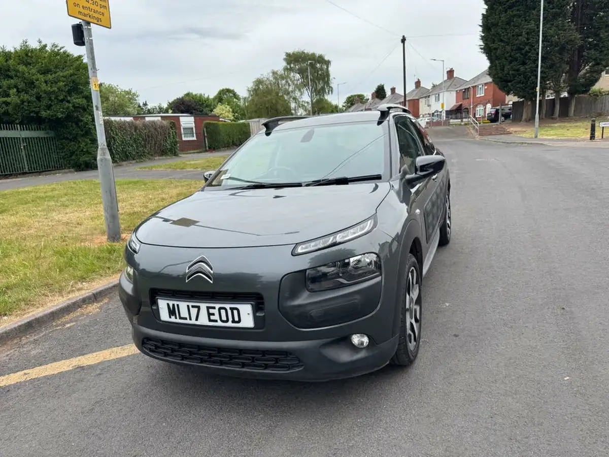 2017-citroen-c4-cactus-12-puretech-flair-82ps-big-2