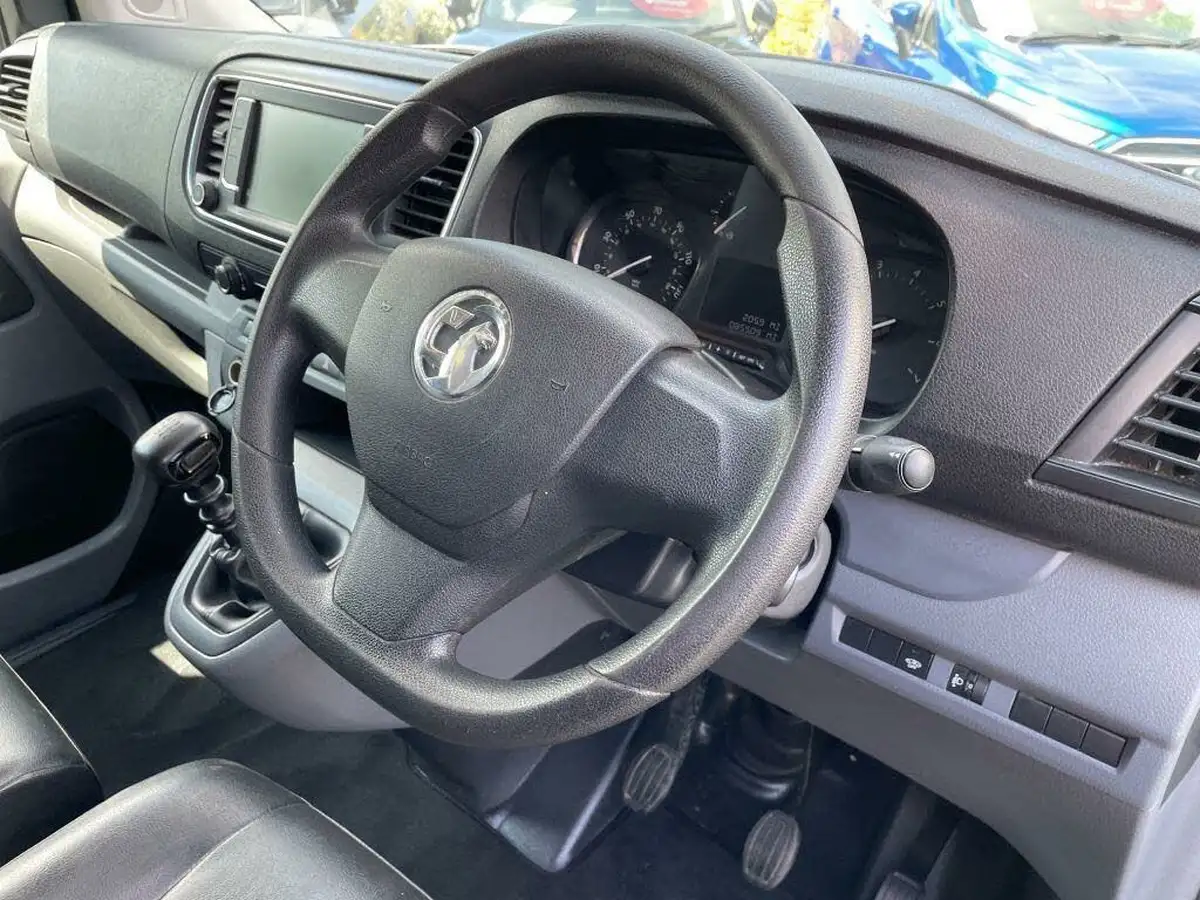 2019-vauxhall-vivaro-15td-2900-l2h1-dynamic-big-20