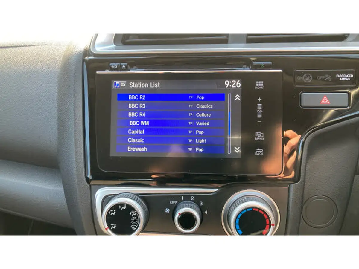 2018-honda-jazz-15-i-vtec-sport-navi-big-22