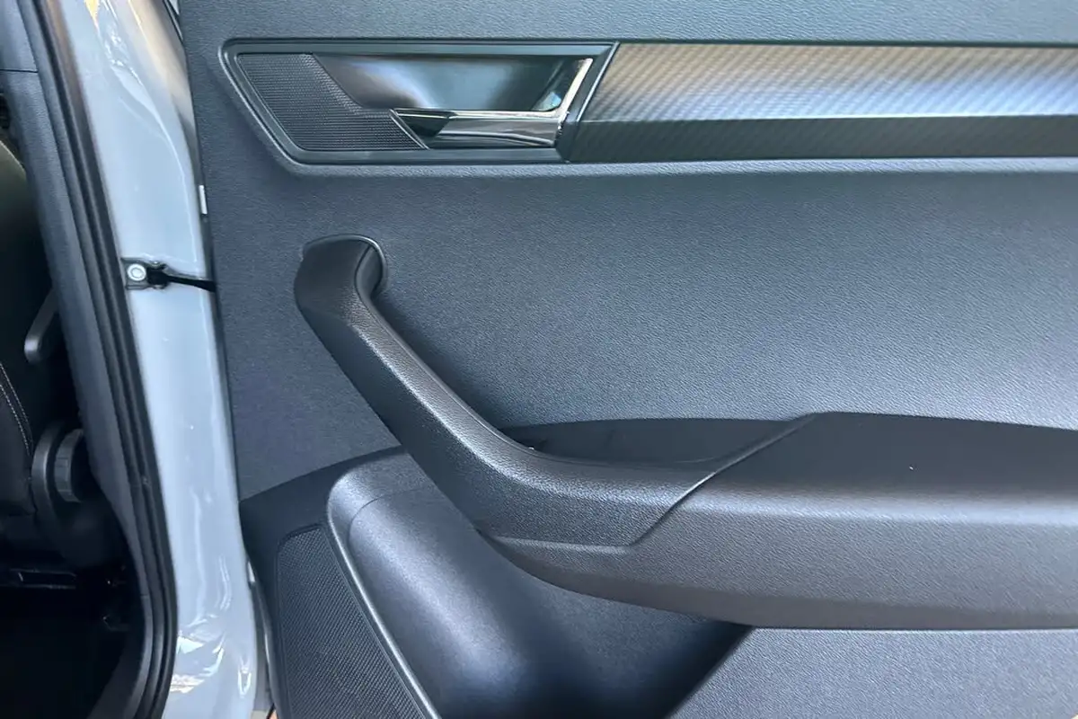 2021-skoda-karoq-15-tsi-sportline-dsg-big-26