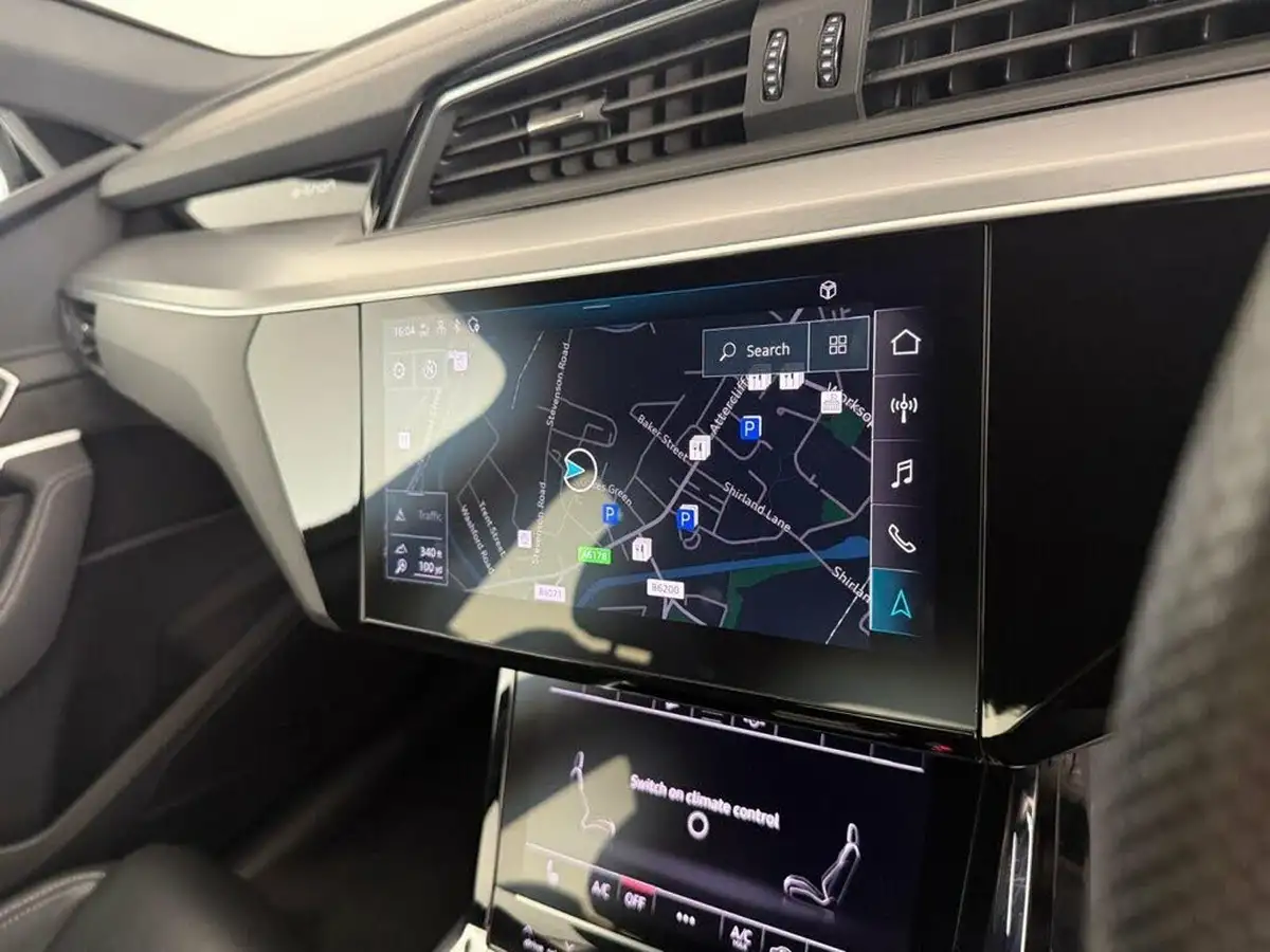 2021-audi-e-tron-50e-s-line-sportback-big-42
