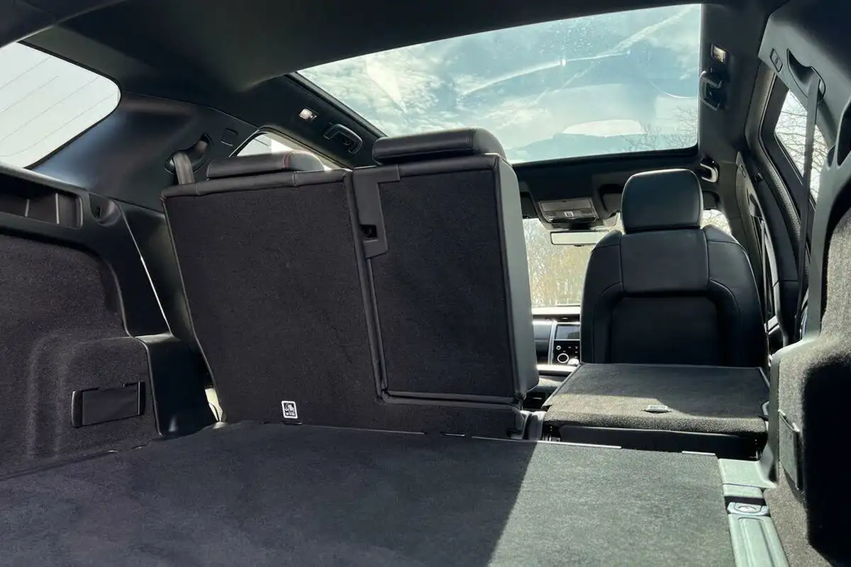 2021-land-rover-discovery-sport-15-p300e-r-dynamic-hse-big-30
