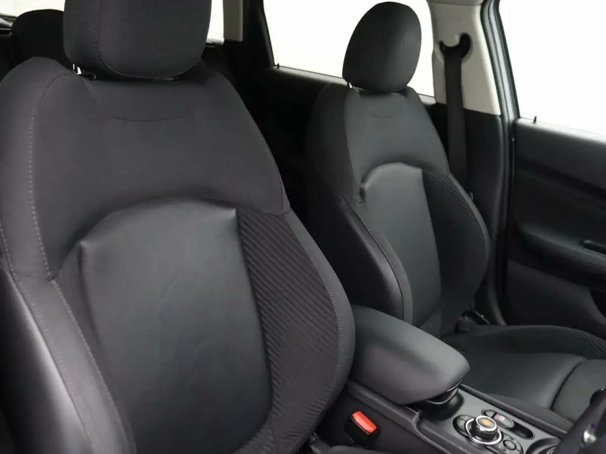 2018-mini-clubman-15-cooper-classic-ss-big-14